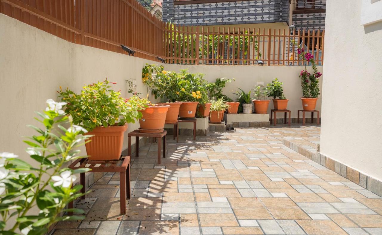 House Of Forrest, Service Apartments Κατμαντού Εξωτερικό φωτογραφία